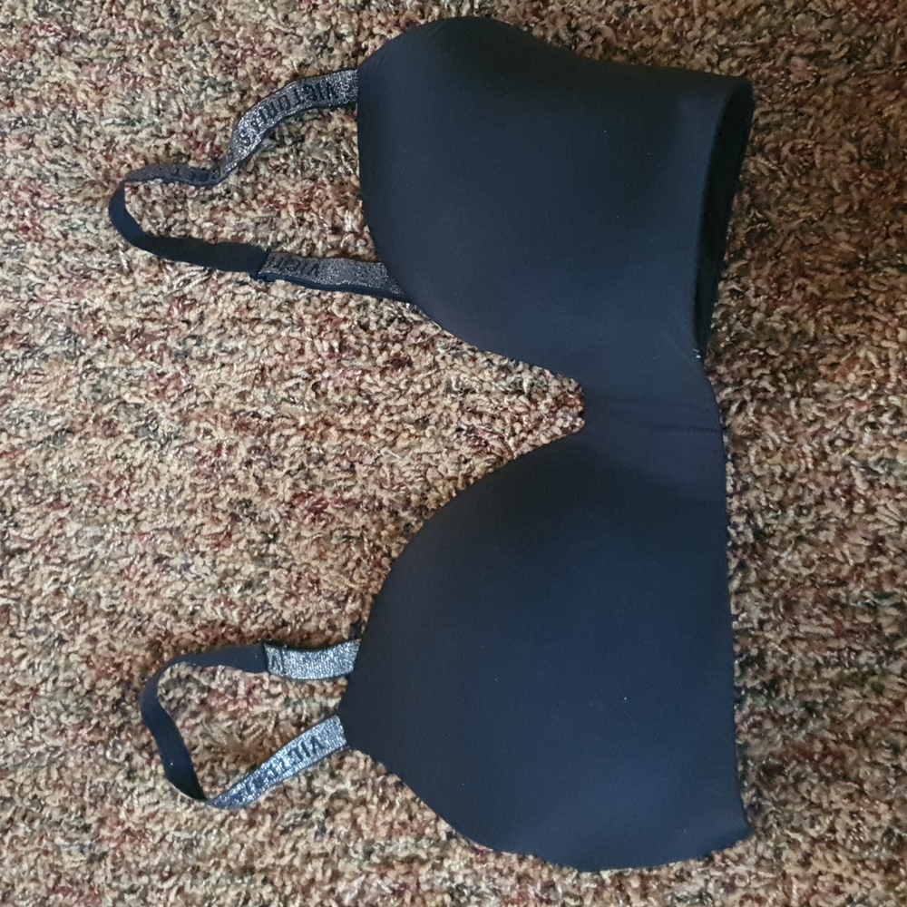Victoria’s Secret T-Shirt Lightly Lined Wireless Bra w/ Logo Straps, Size 34DD